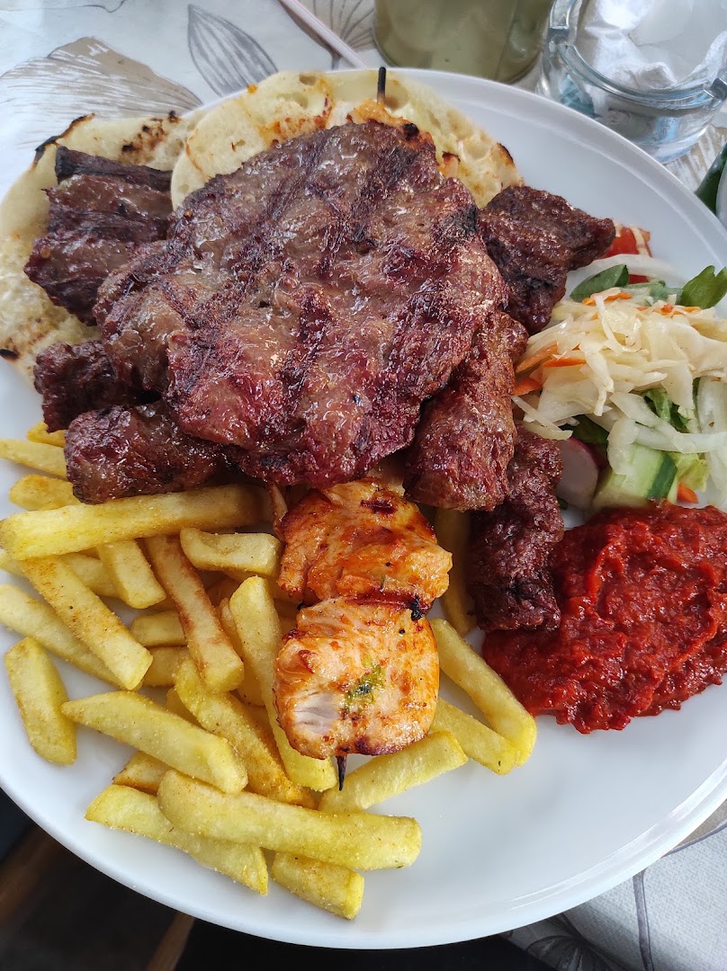Jakova Premium Balkan Fast Food · Fotos 17